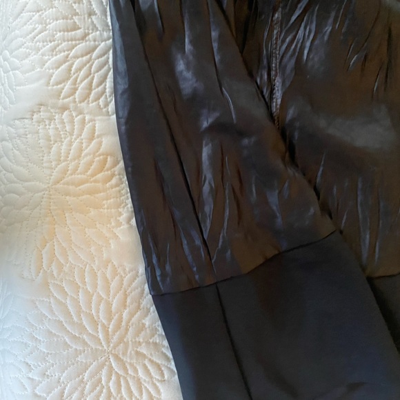 People Like Frank Black Sheath Dress with V-Neck for Cocktail Night Out - Picture 3 of 14